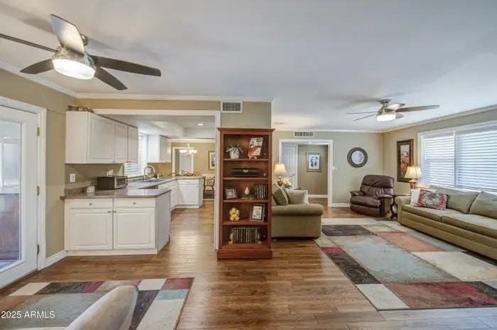 2704 South Terrace Road - Photo 5 of 33