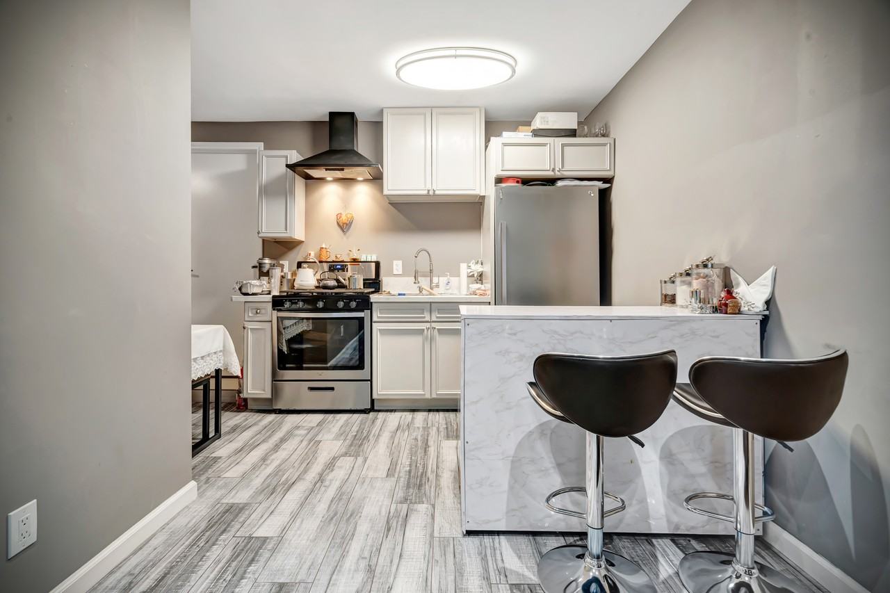 6554 Greenbush Ave #NA - Photo 3 of 9