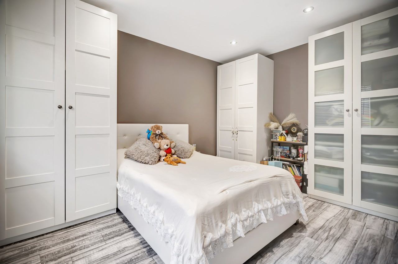 6554 Greenbush Ave #NA - Photo 6 of 9