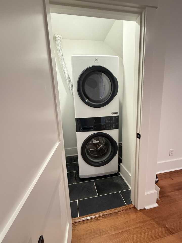 810 Jefferson St - Photo 7 of 17