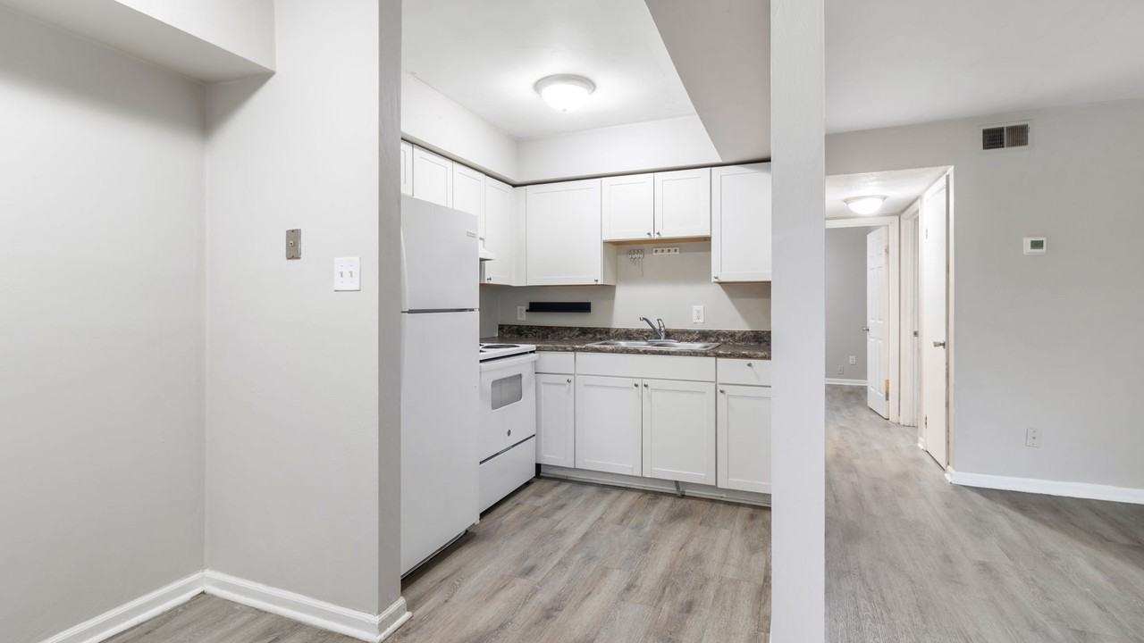 540 Ashlawn Drive - Photo 6 of 30