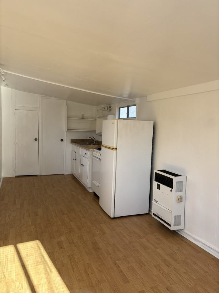 Bacon & Cape May - Photo 5 of 7