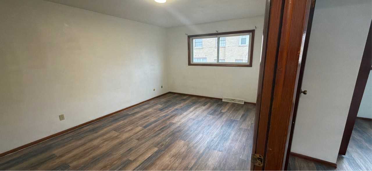 906 5th Avenue South - Photo 5 of 28