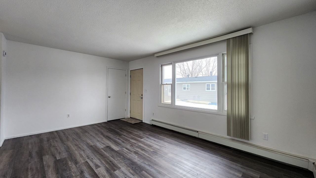 525 7th Avenue East - Photo 2 of 41