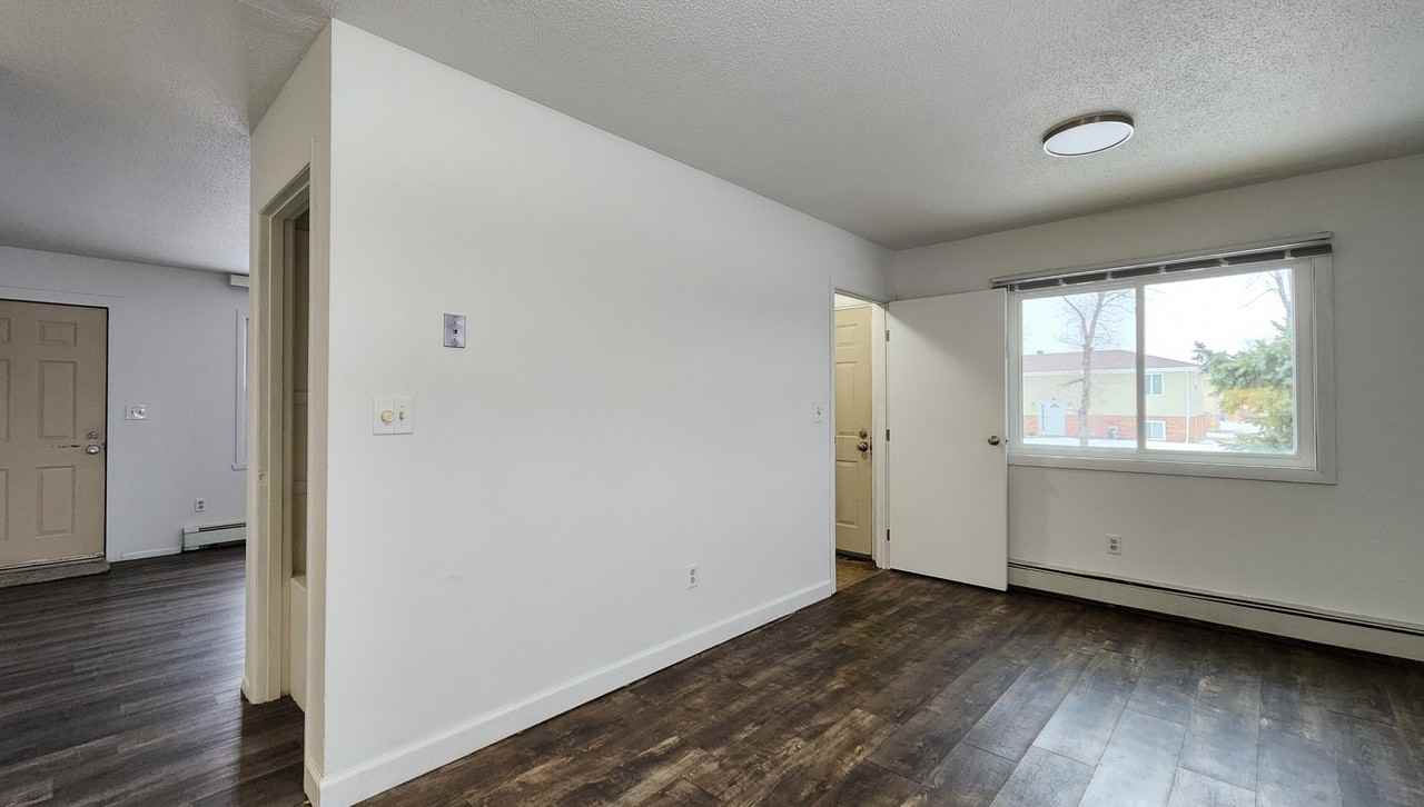 525 7th Avenue East - Photo 5 of 41