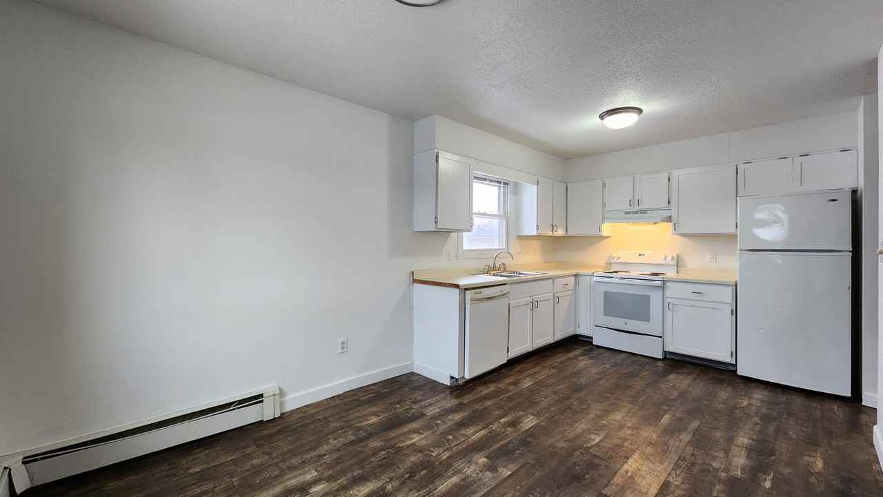 525 7th Avenue East - Photo 6 of 41