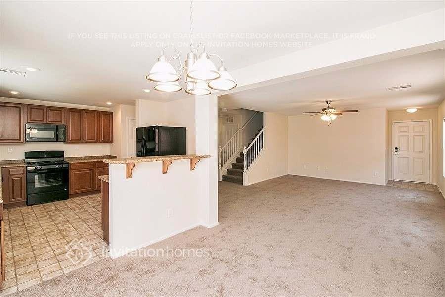 9238 Wild Stampede Ave - Photo 5 of 21