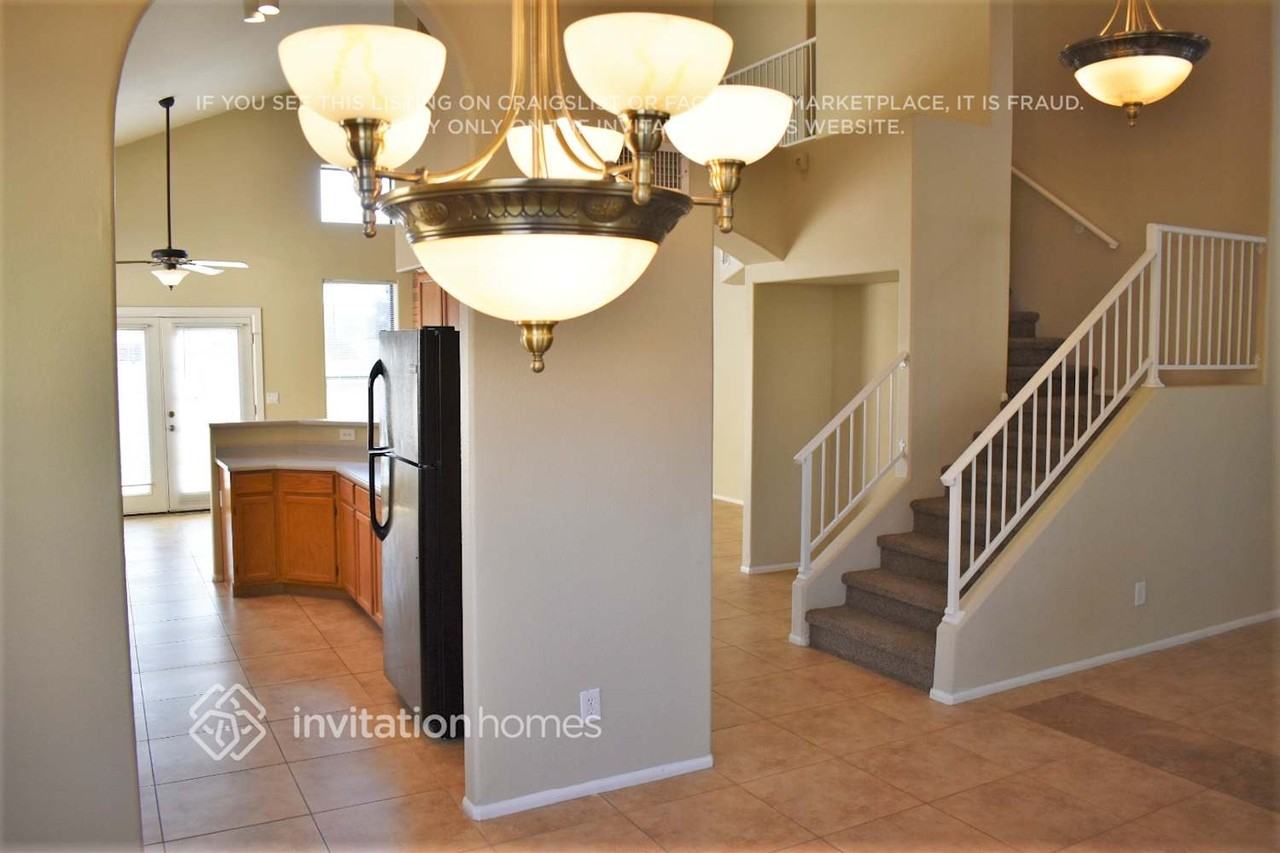 3519 N 107th Dr - Photo 4 of 22