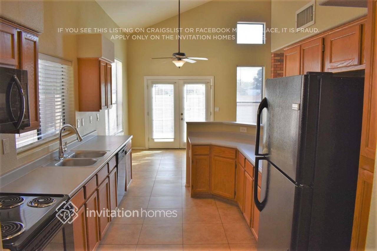 3519 N 107th Dr - Photo 6 of 22