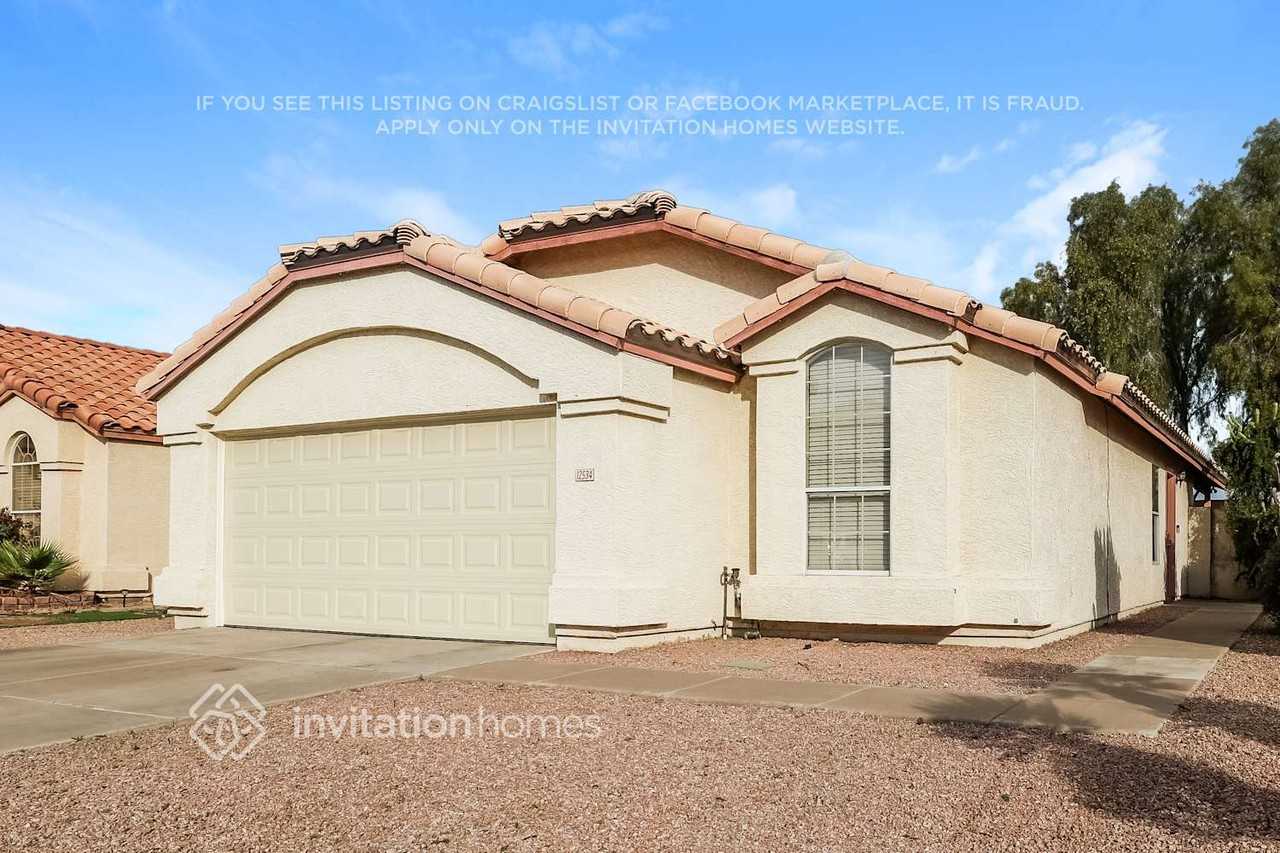 12534 W Edgemont Ave - Photo 3 of 17