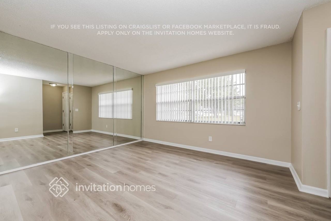 11332 Maxton Way N - Photo 3 of 17