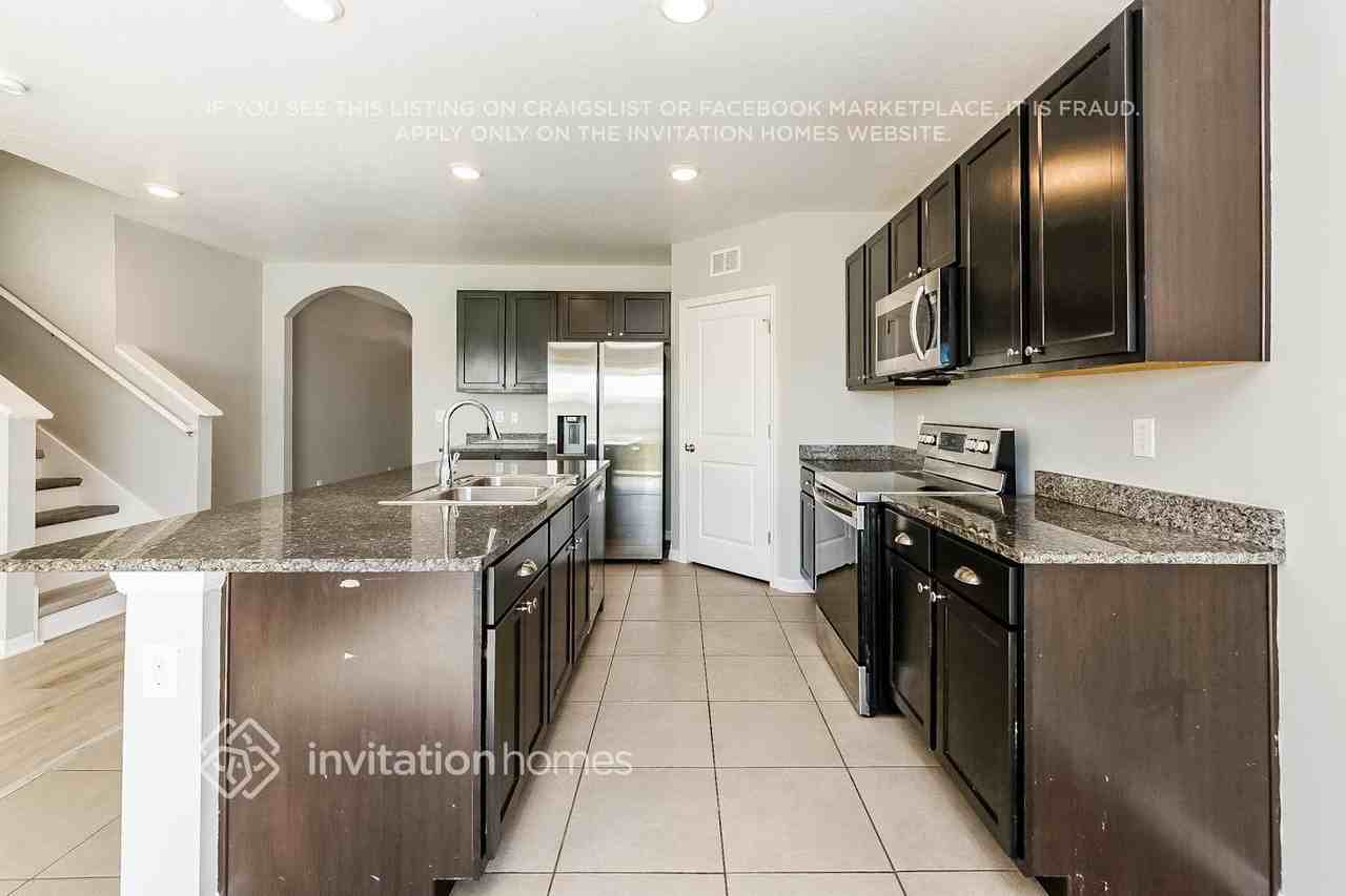 5009 Blue Willow Way - Photo 6 of 18