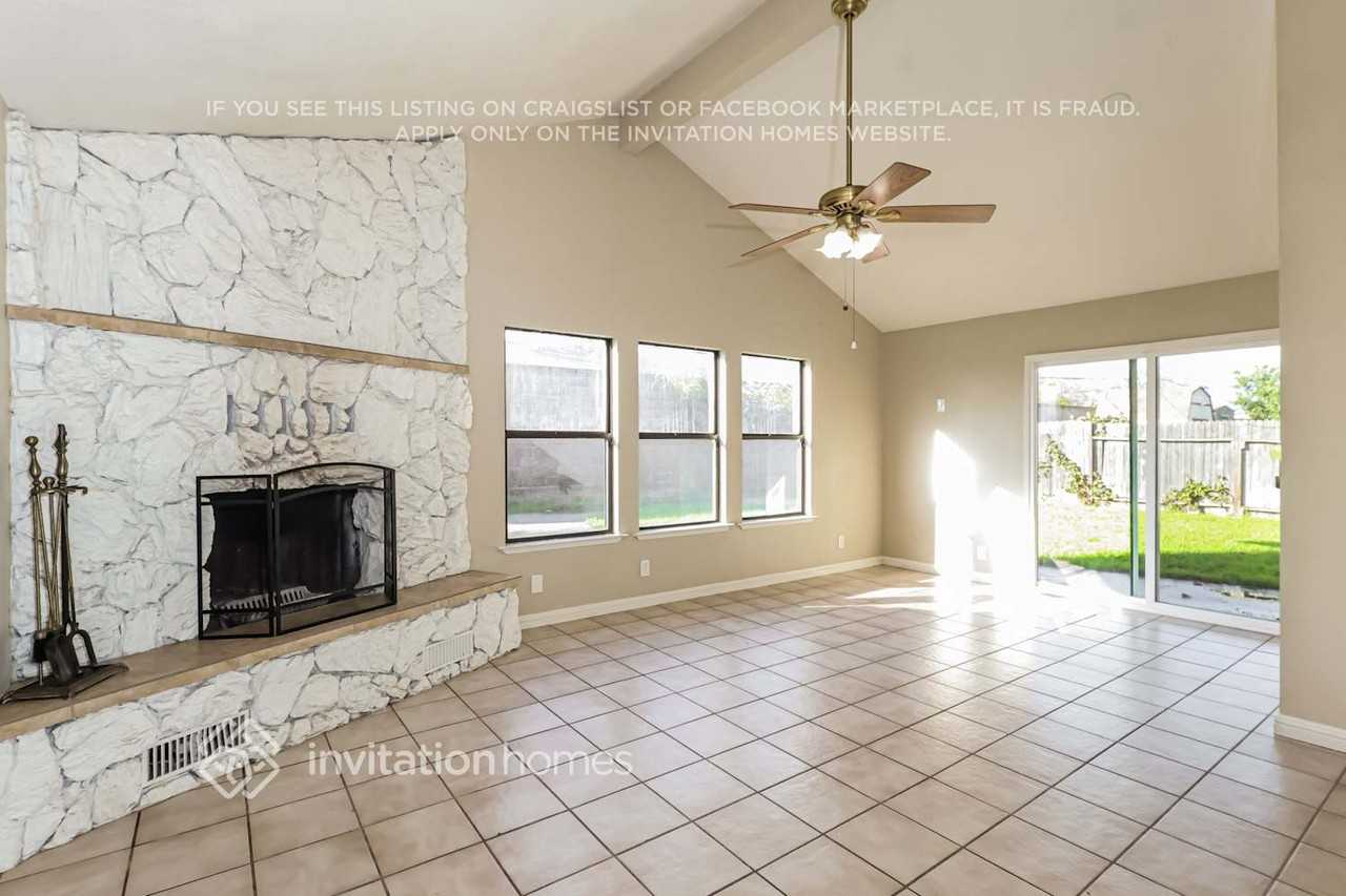 8148 Cottonmill Cir - Photo 4 of 17