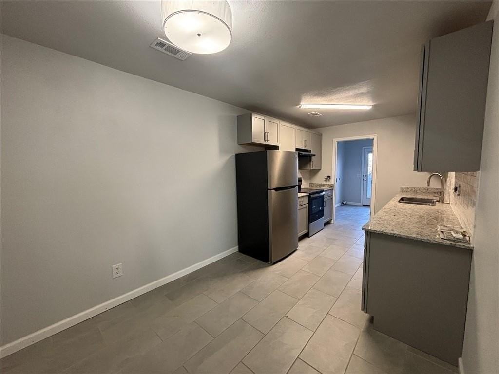 2101 W Roselawn St - Photo 6 of 16