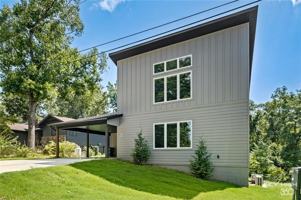 featured image of 5 Blandford Ln