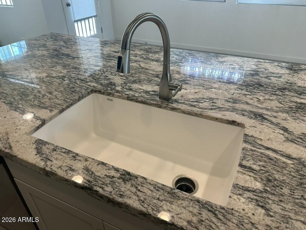 1739 E Dogwood Ln - Photo 4 of 46