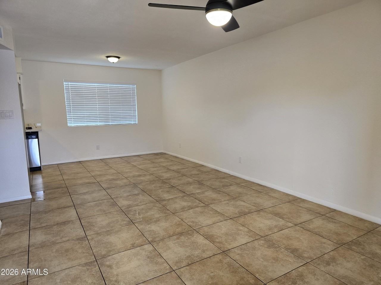 715 N Arrowhead Dr Apt 4 #4 - Photo 6 of 18
