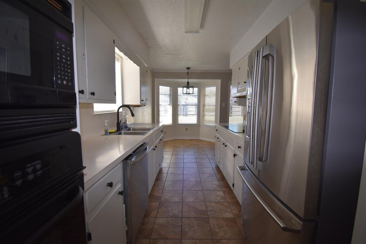 1125 Norwood Dr - Photo 3 of 17