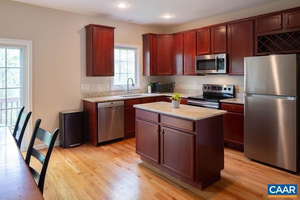 139 Old Fifth Cir - Photo 2 of 27