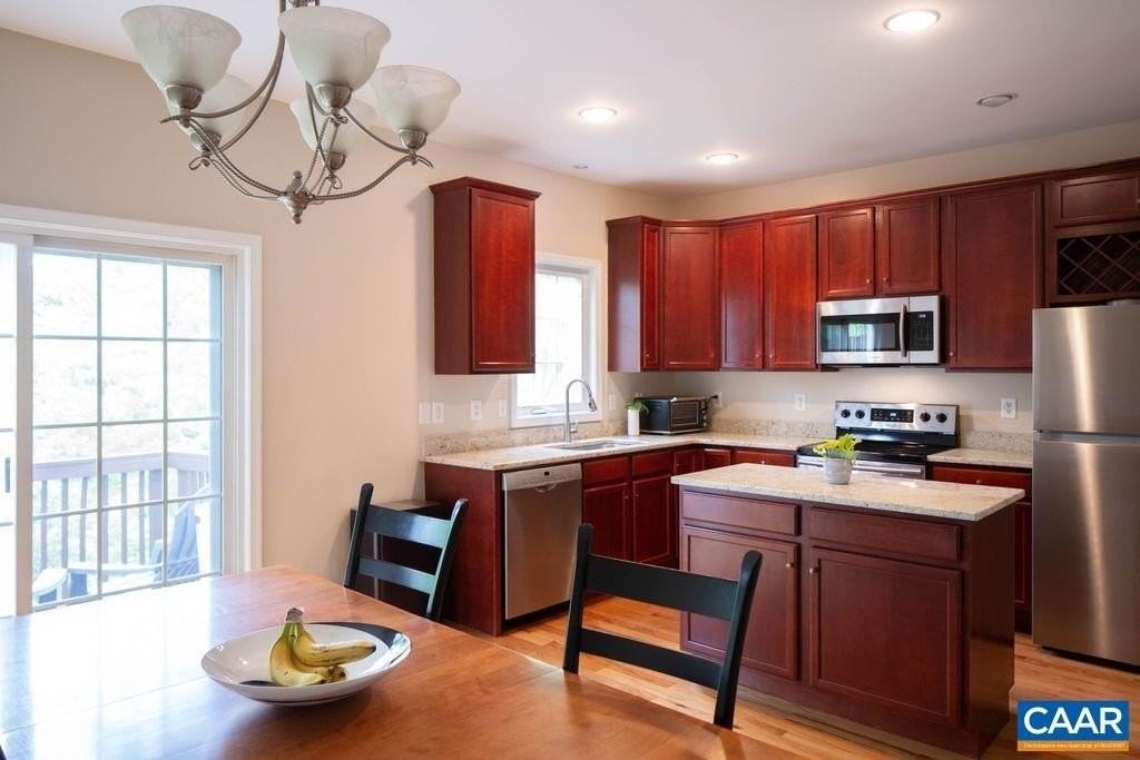 139 Old Fifth Cir - Photo 3 of 27