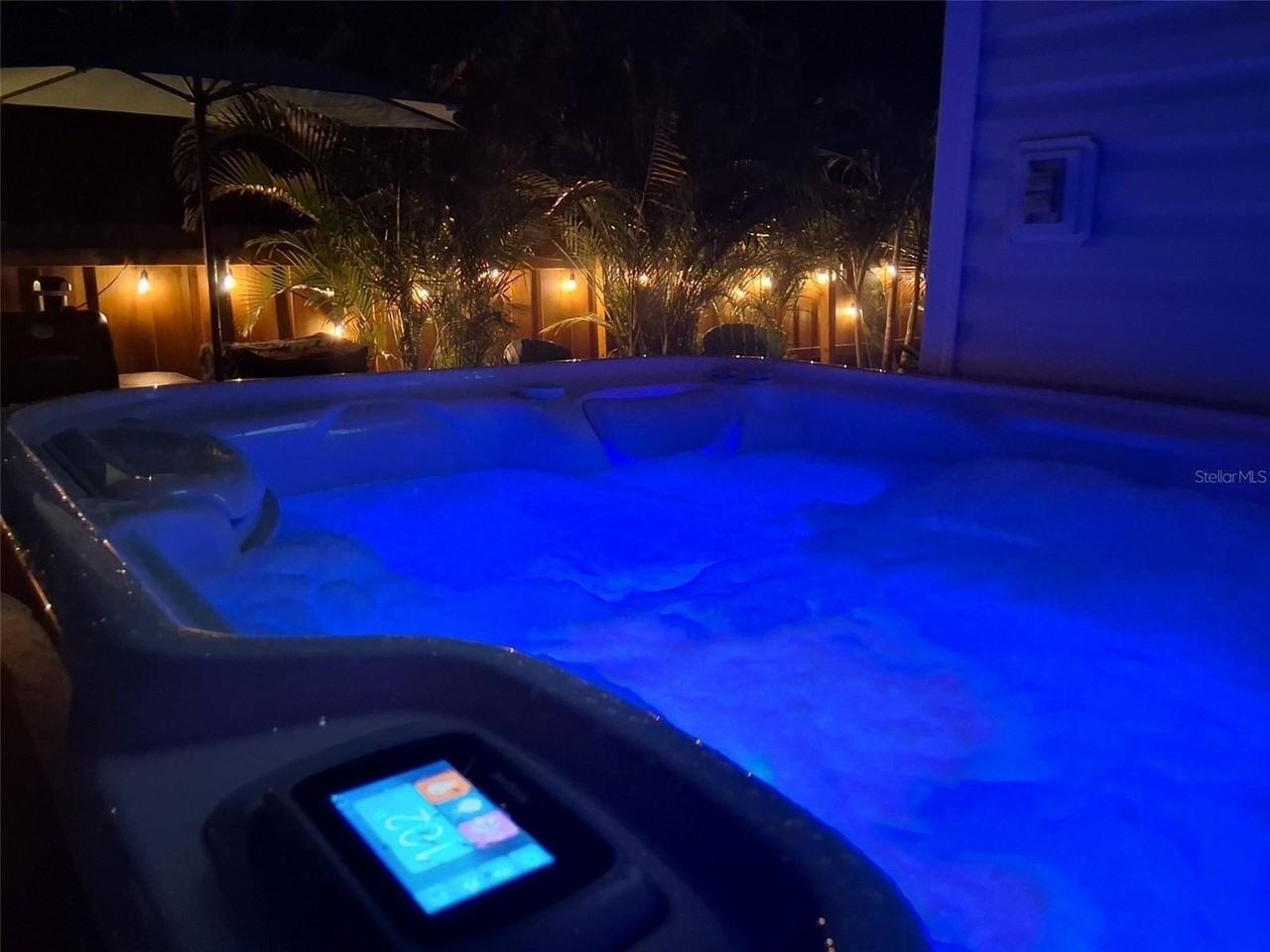 216 Berry St - Photo 5 of 50