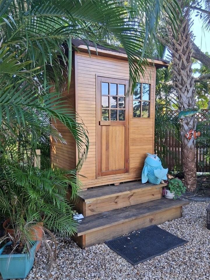 216 Berry St - Photo 7 of 50