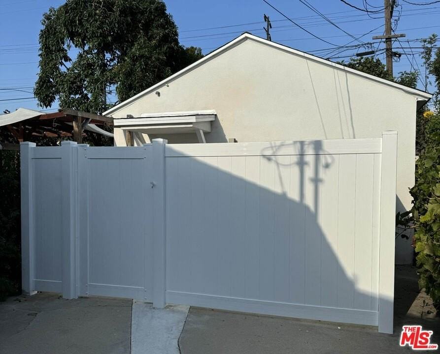 2650 Tilden Ave - Photo 7 of 15