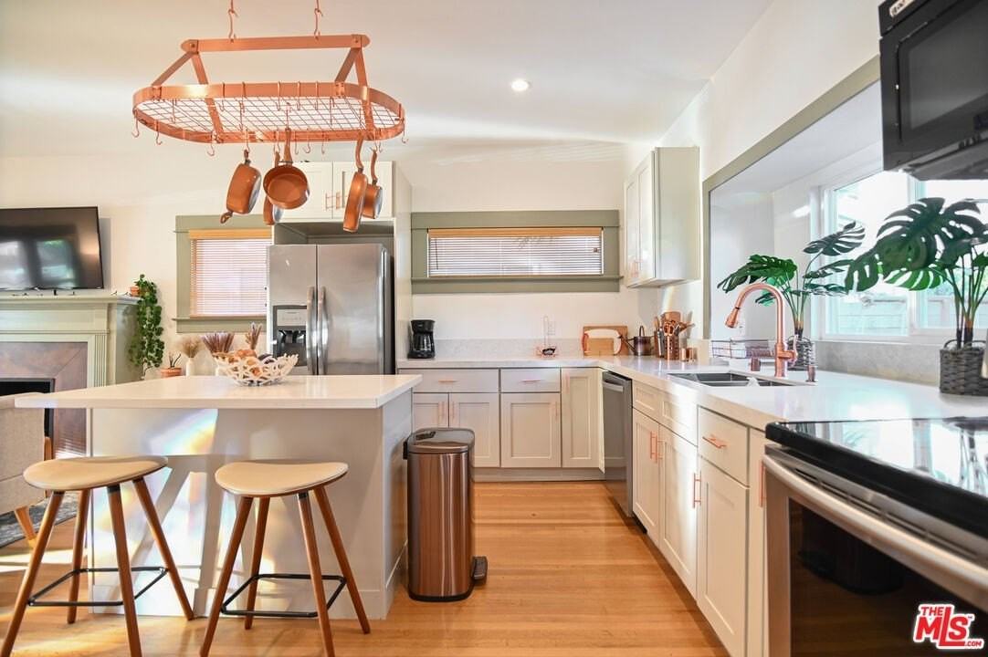 1600 N Kingsley Dr - Photo 4 of 35