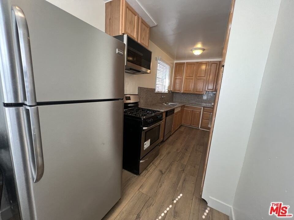 4956 San Vicente Blvd - Photo 6 of 24