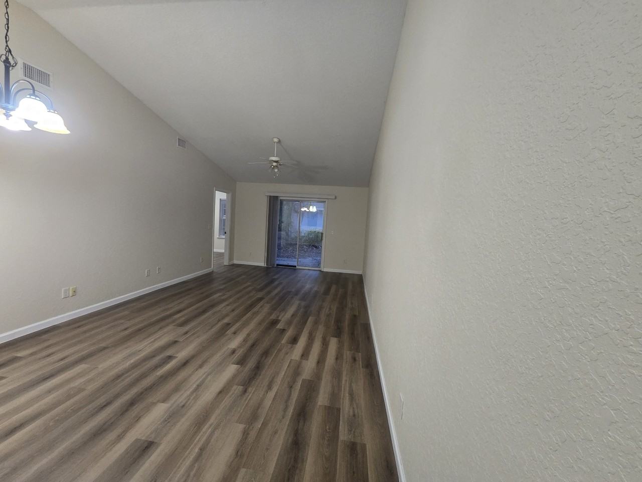 401 S Ashley St #1 - Photo 5 of 31