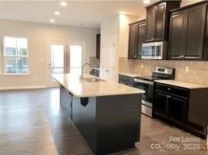 1543 S Church St - Photo 3 of 18