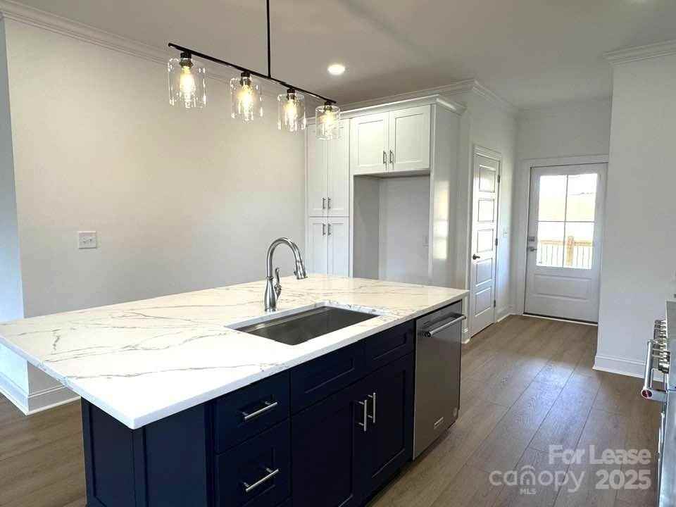 8070 Blackwood Rd - Photo 5 of 39