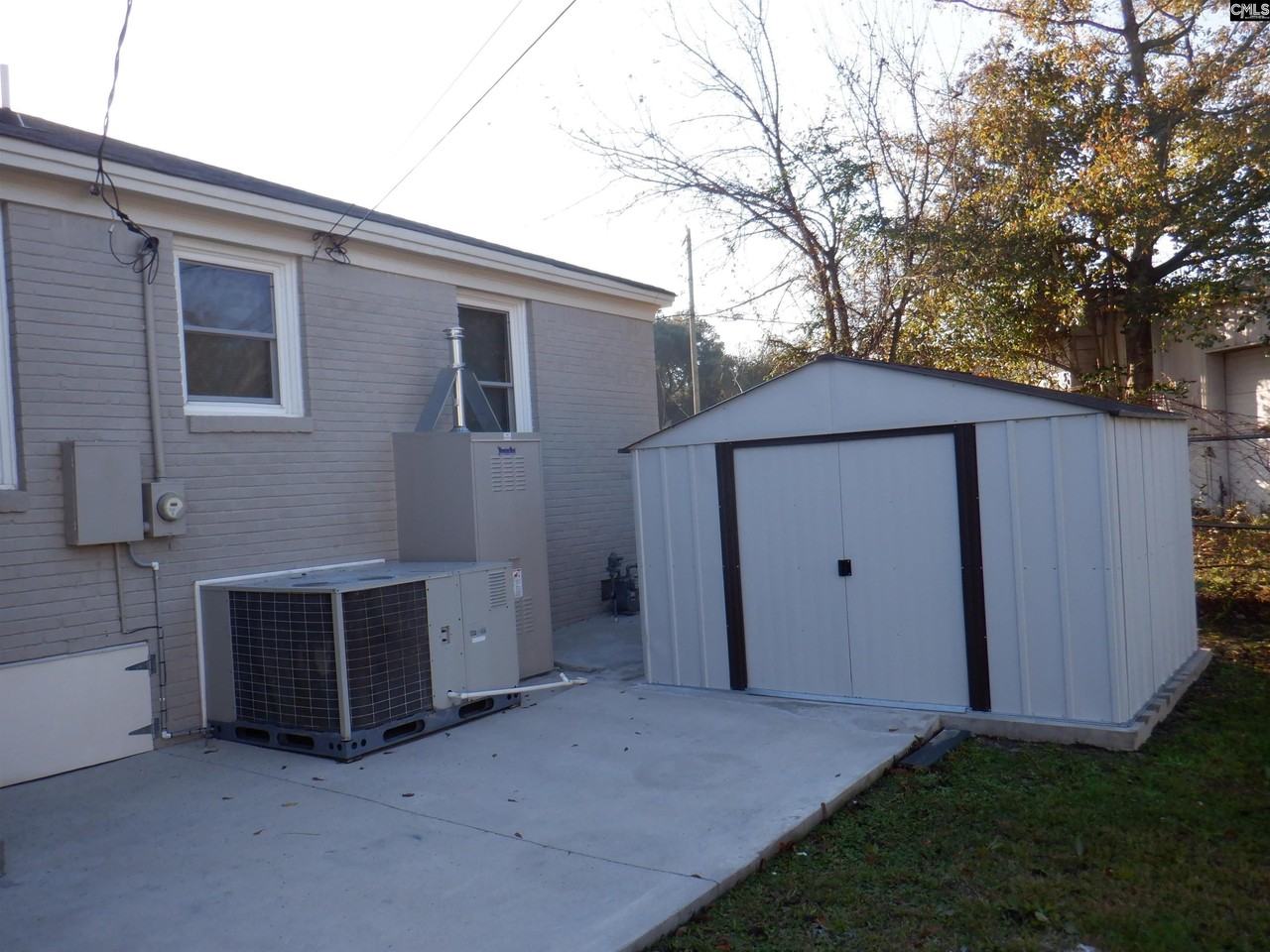 2913 English Ave - Photo 2 of 13