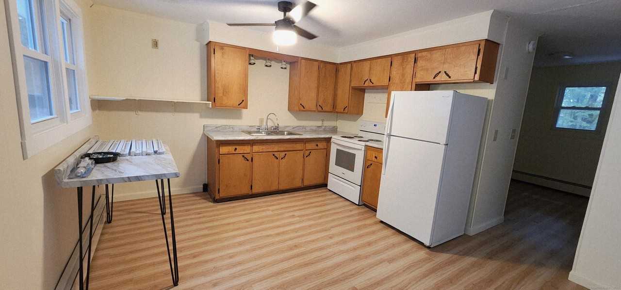 1267 Thompson Rd #B - Photo 2 of 9