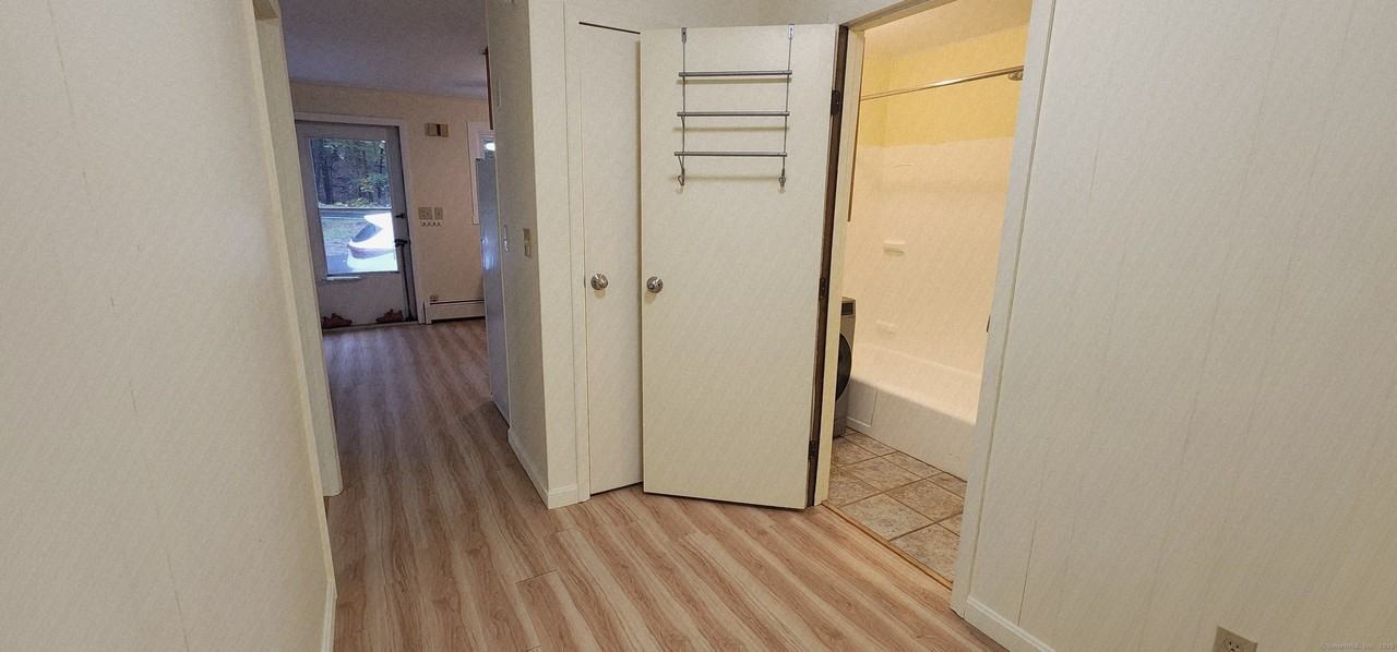 1267 Thompson Rd #B - Photo 6 of 9