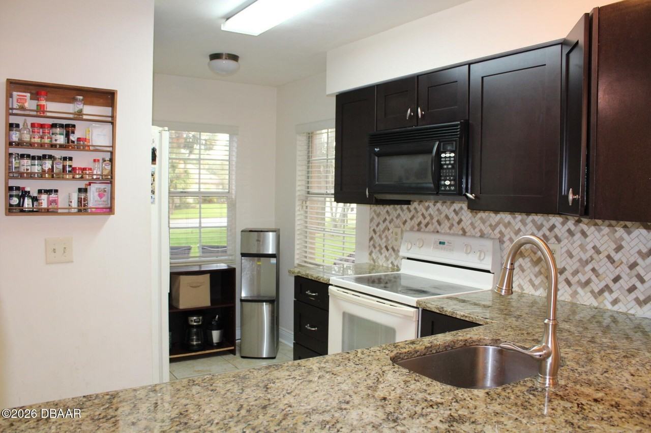 4542 Rockledge Ln - Photo 2 of 36