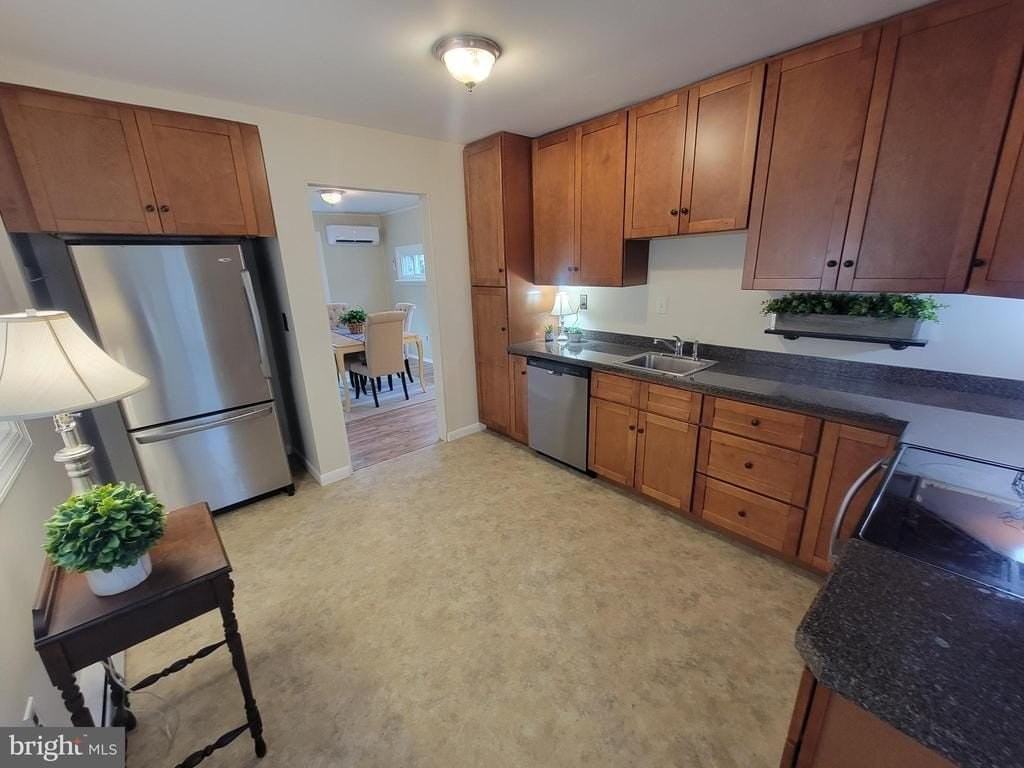 806 Woodland Ave - Photo 2 of 10