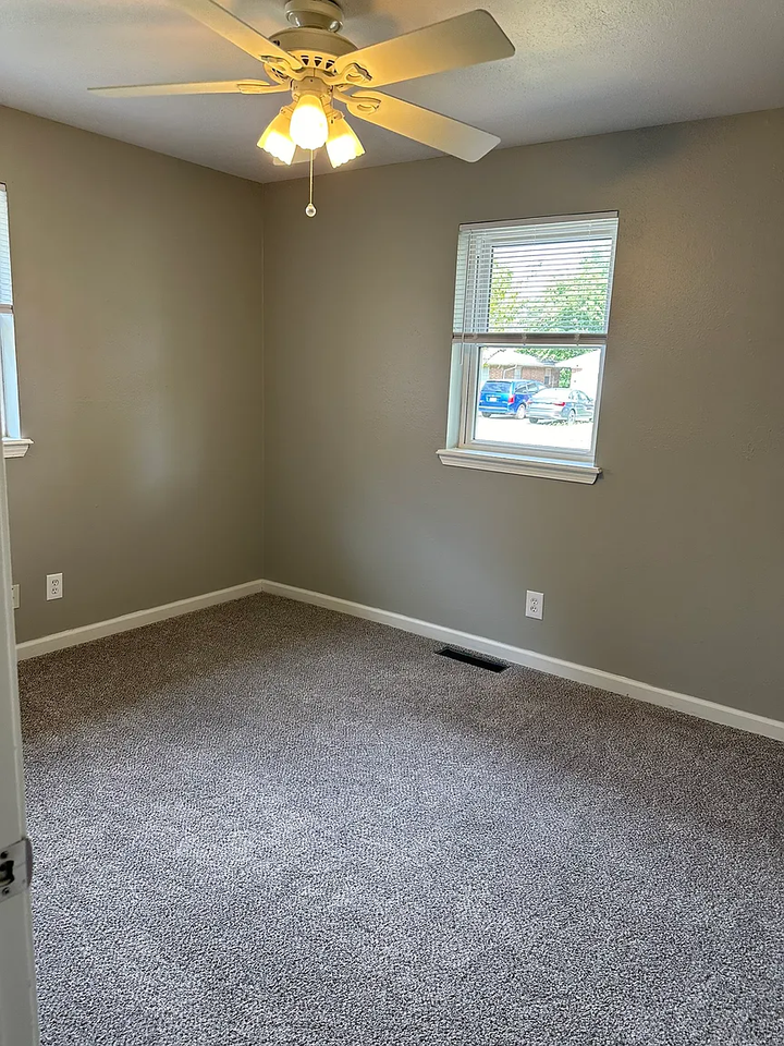 220 W Ridge Rd #1 - Photo 6 of 13