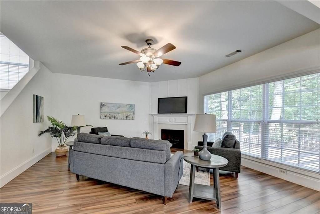 335 Pintail Ct - Photo 7 of 47