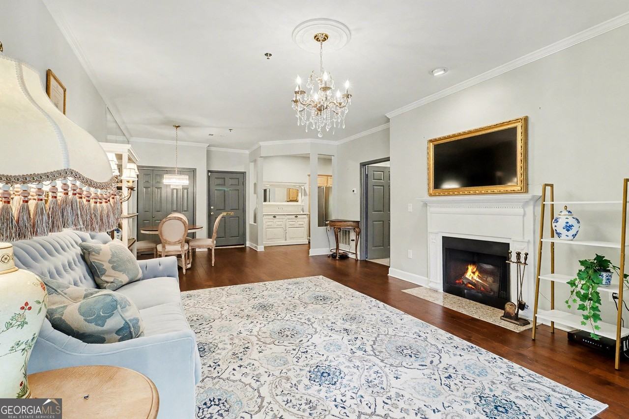 2865 Lenox Rd Ne Apt 111 #111 - Photo 4 of 26