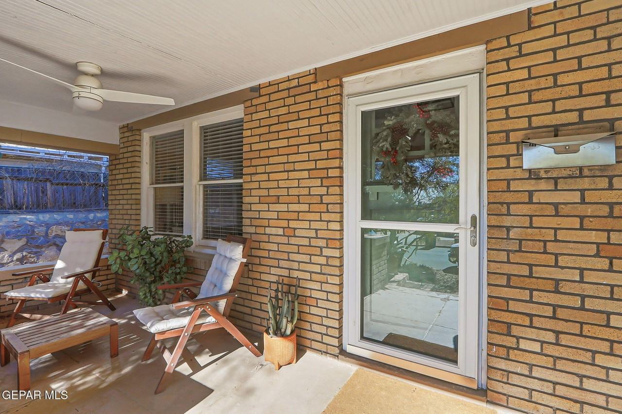 3703 Cambridge Ave - Photo 3 of 34