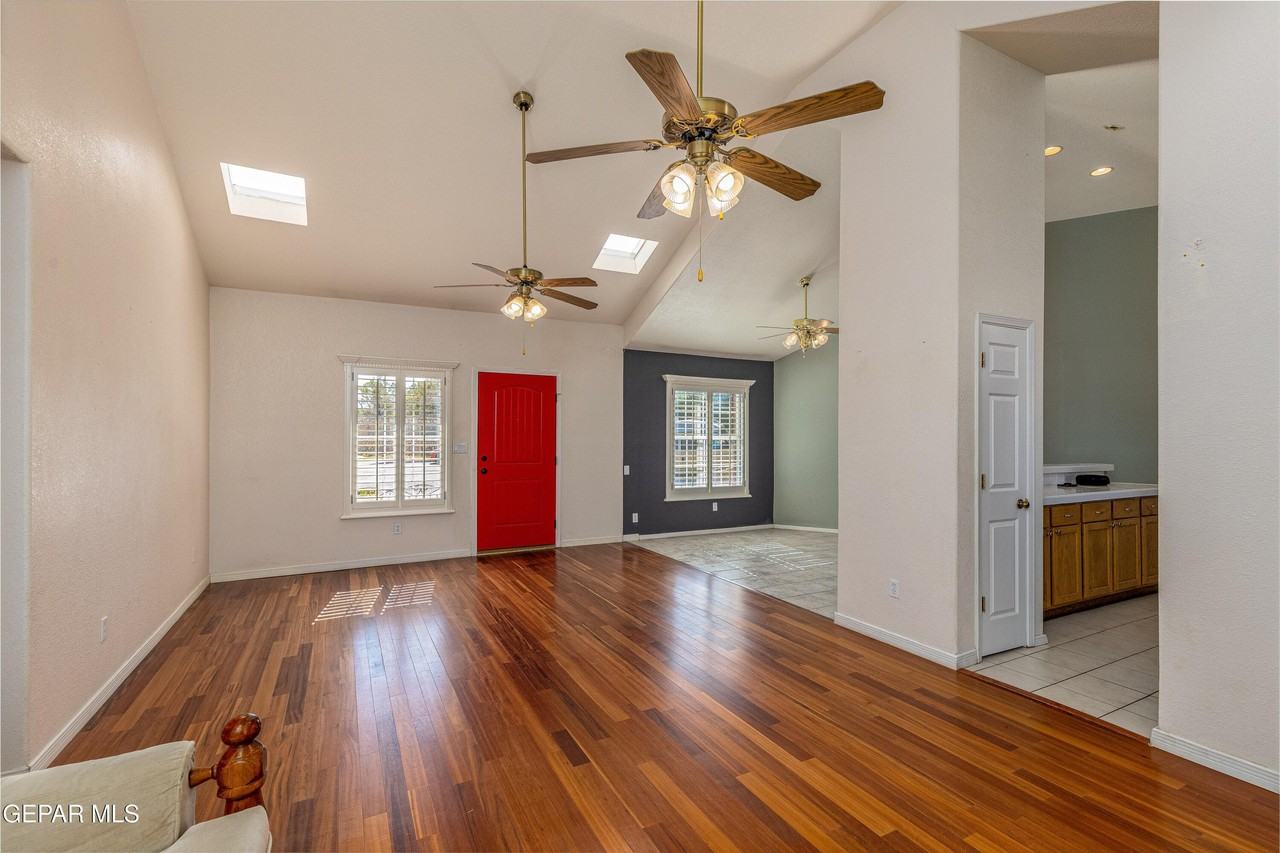 4628 King Arthur Ct - Photo 2 of 31