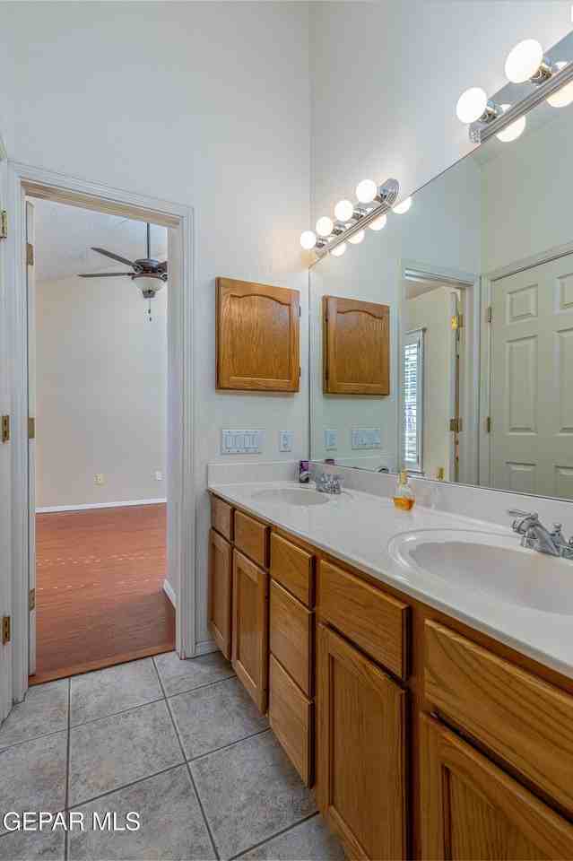 4628 King Arthur Ct - Photo 6 of 31