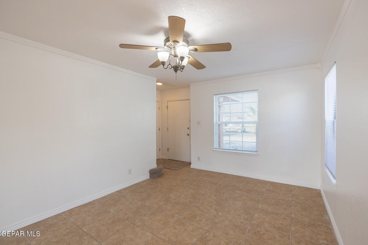 12036 Willowmist Ave - Photo 2 of 24