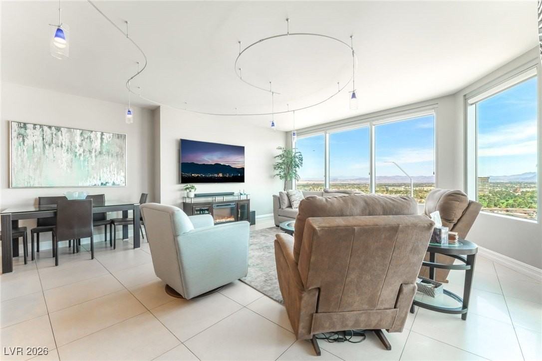 322 Karen Ave #2201 - Photo 3 of 47