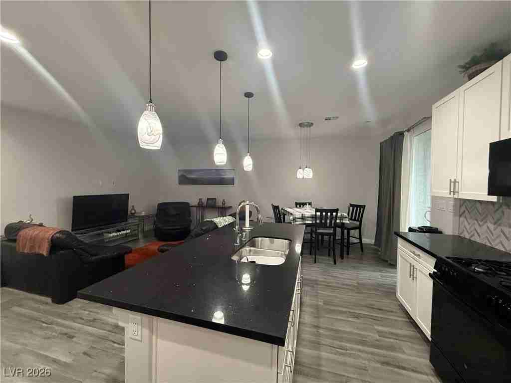 1542 Tilman Ln - Photo 5 of 16