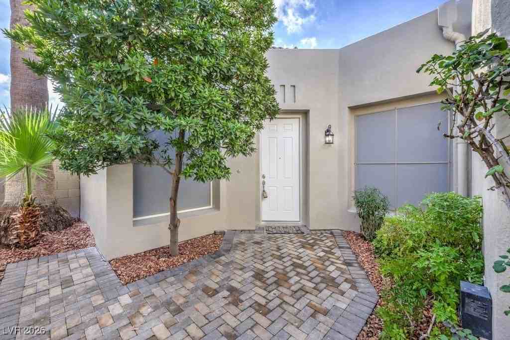 111 Twin Towers Ave - Photo 4 of 29