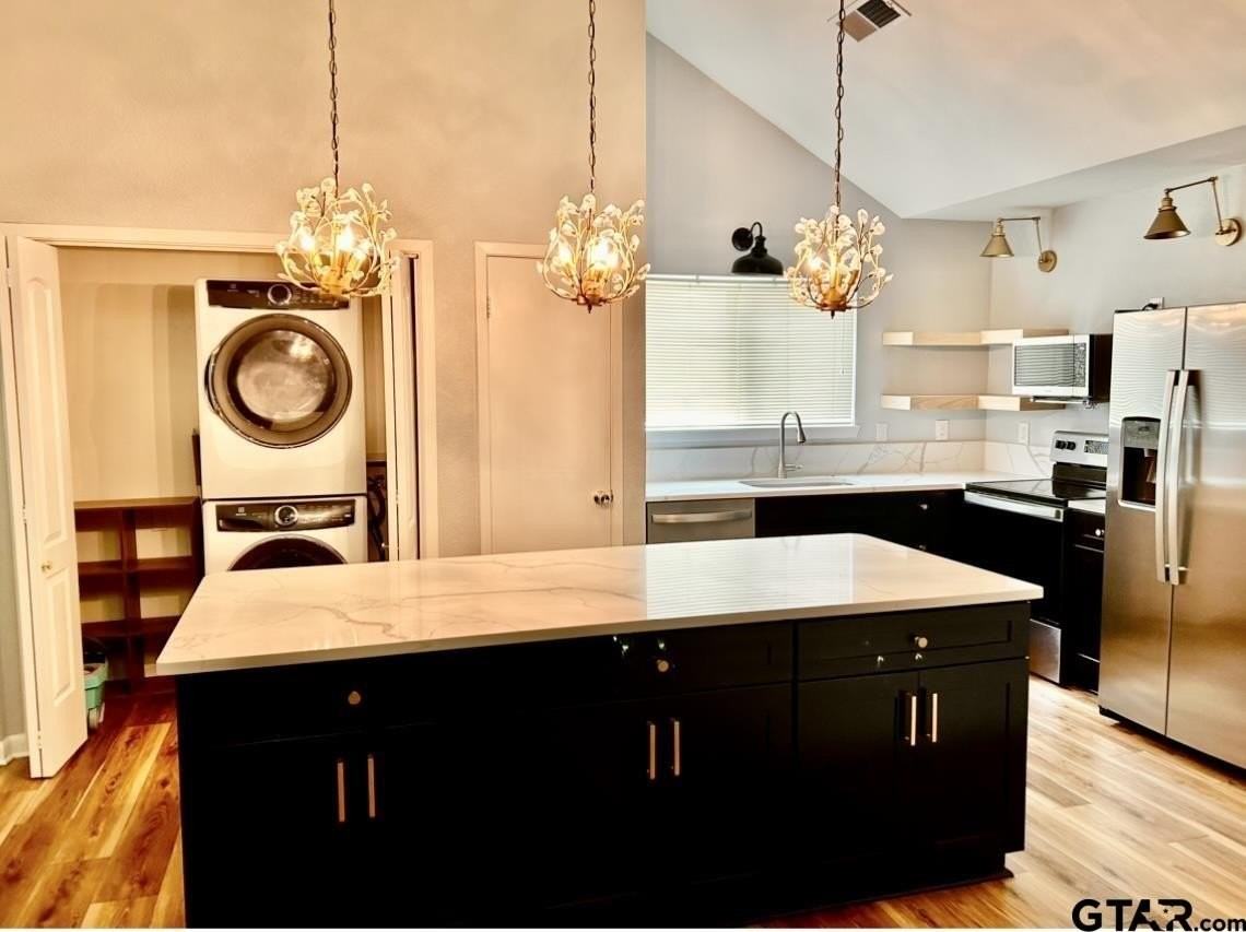 1745 Eaglewood Dr - Photo 4 of 6