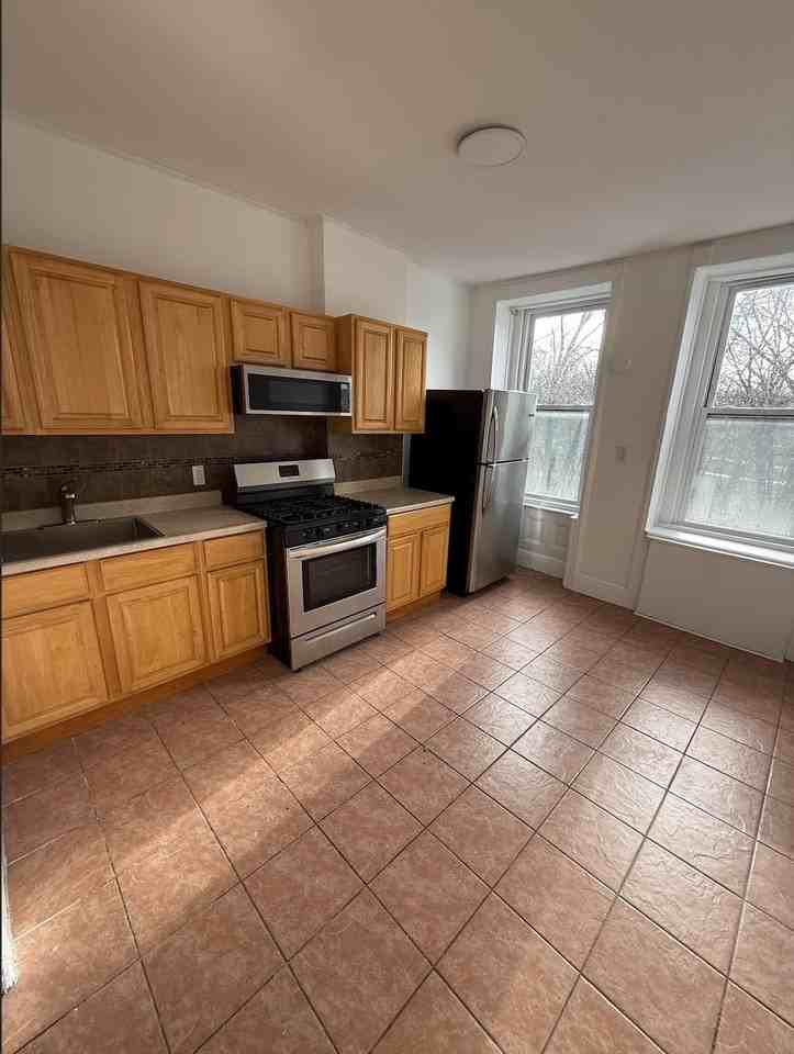 1137 50th St #2 - Photo 2 of 7