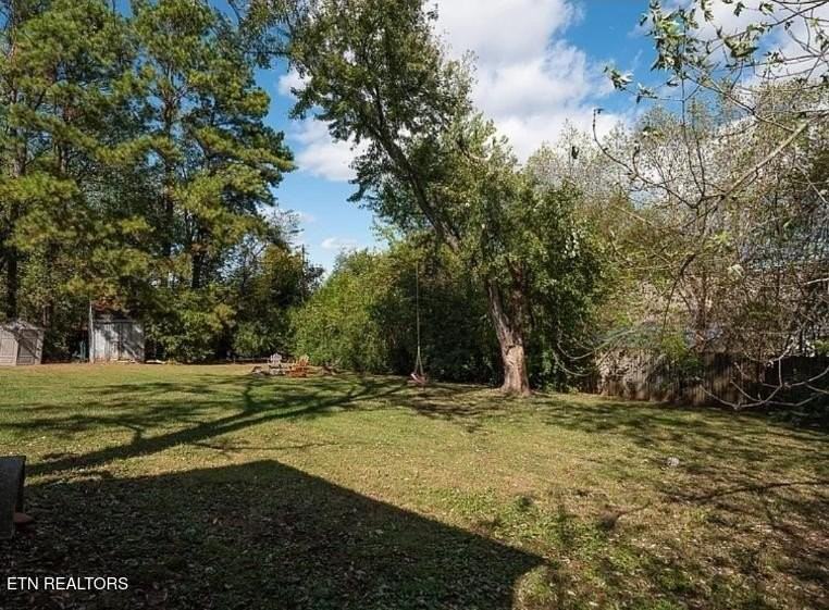 128 Farlow Dr - Photo 4 of 16